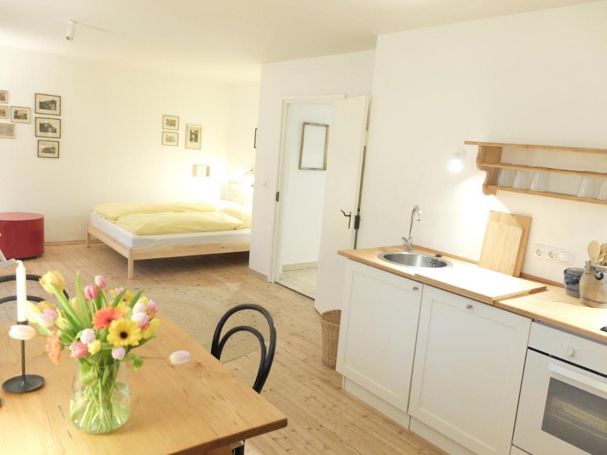 Gartenstudio-Apartment Tausendfreund - Adults Only - Am Chiemsee Брайтбрунн-ам-Кімзе Екстер'єр фото